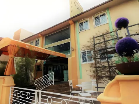 Hollywood Celebrity Hotel