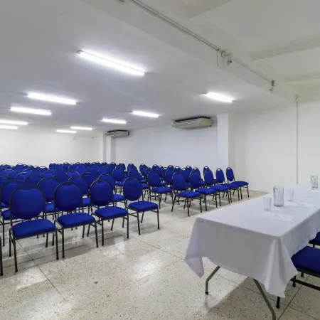 Hotel Axis Inn by Geh Suites