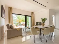 Sanders Breeze - Great 2-Bdr Apt with Balcony - 홈스테이