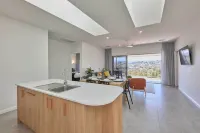 Luxury, Elevated, Three-Bedroom Villa Hotel di 
