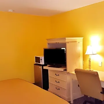 Rodeway Inn & Suites