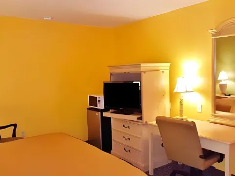 Rodeway Inn & Suites