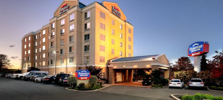 Fairfield Inn & Suites Woodbridge Hotels in Middlesex County