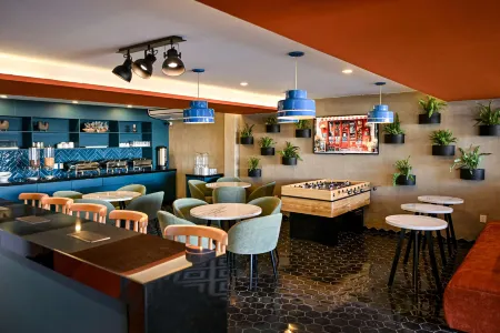 Vista Express Guadalajara Expo SureStay Collection by BW