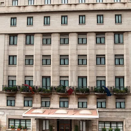Bettoja Hotel Atlantico Отели рядом с достопримечательностью «Улица ди Рипетта»