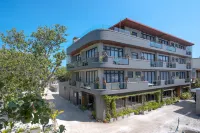 Ayala Oceanview Maldives  호텔