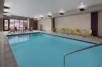 Home2 Suites des Moines at Drake University - Pools