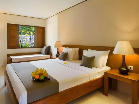 Nyiur Indah Beach Hotel Отели в г. Пангандаран