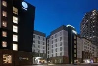 Home2 Suites by Hilton Milwaukee Downtown Hotels near Veterans Park