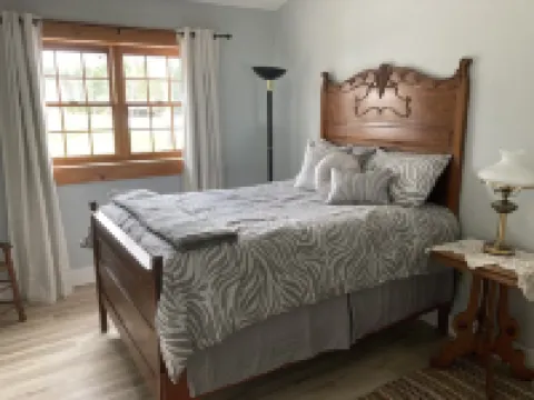 Cozy apartment that’s conveniently located just on the edge of town. Hotels in Franklin County