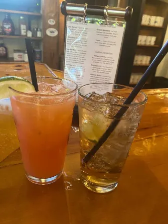 House at Sunshine- Long Lake, 5 Min Walk to Causeway