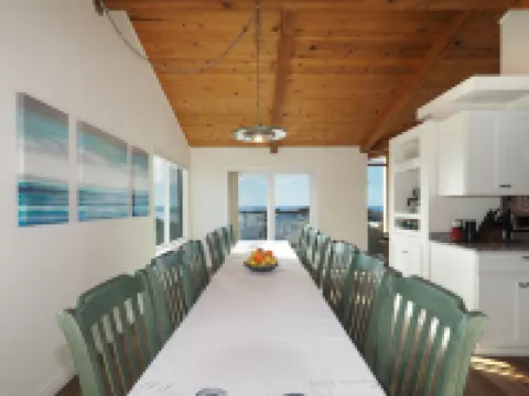 Spacious * Ocean View * Walking Trail to Beach * Hot Tub