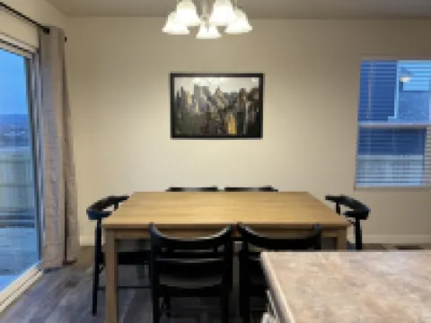 Convenient to Everything, Spacious, Family Friendly Vacation Home