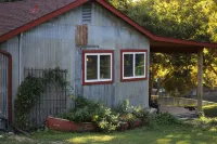 Romantic Cabin for Two! 12 miles to Schlitterbahn/New Braunfels, Gruene Texas. - Hytter
