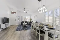 Pool, Games, Close to Freeway, Hiking & Golf nearby. . In the heart of Peoria