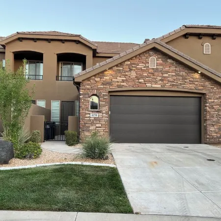 Spacious 3 Bedroom Townhome Near Zion National Park