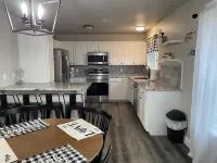 Remodeled country home w/firepit, super close to great hiking trails