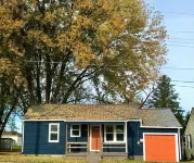 Vibrant 2 Bedroom Home, Conveniently Close To The New River Gorge National Park.
