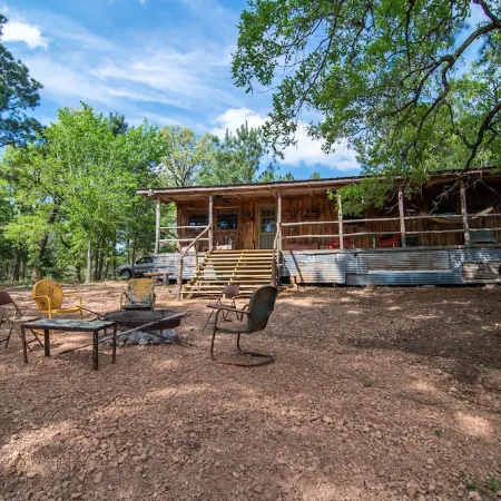Seclusion in the Lost Pines hosted by Jan
