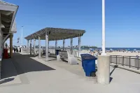 Whale's Tale - Boutique Studio Condo w/Pool 🐳