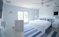 BRAND New 4 BED Luxurious Villa Ocean Views sleeps 12-14 comfortably 아발로니아 랜드 콘서번시, 샌디 포인트 자연보호지역 주변 호텔