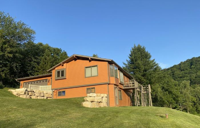 Secluded, Romantic, Family Friendly And Cozy, Last House In The Valley.
