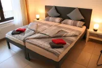 Schöne Ferienwohnung mit Eigener Terrasse und Garten