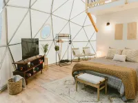 "Home Sweet Dome" MODERN TREEHOUSE STAY w/ Hot Tub Hotels in Wolfe County