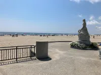 2-Bedroom Apt Sleeps 7! - 1/4 mile to Beach!