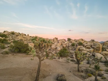 Mars Landing - Pool / Spa / Boulders / Views