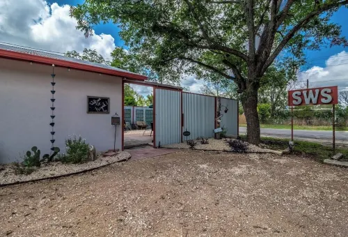 African-Themed Retreat: Kooyah