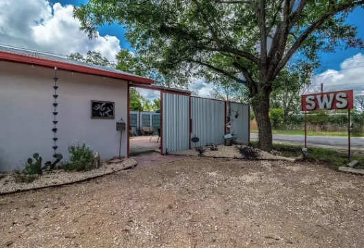 African-Themed Retreat: Kooyah Hotels in Comfort