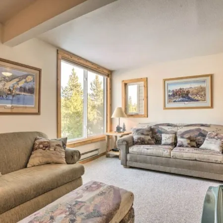 Mtn View Beauty- Walk to Slopes & Lake Lavinski- Top Rated Condo-Sleeps 5-Cheap