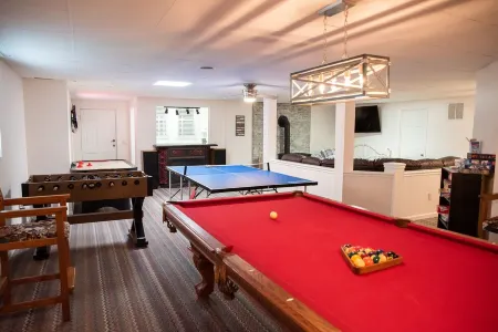 “MEMORY MAKER”- Lake House at Hyco Lake with a Private Boathouse