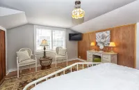 A 1 bedroom 1 futon1 bath upstairs of The HH & downstairs is separate  to rent.