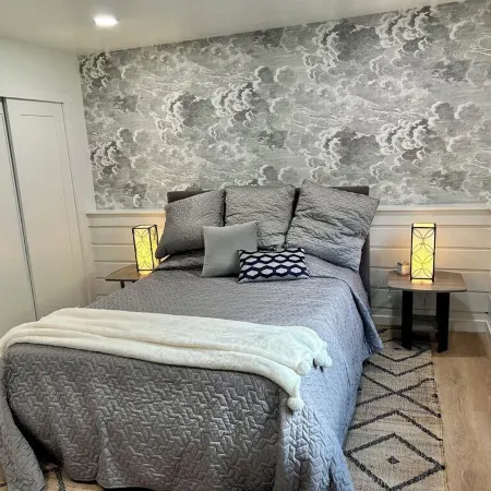Modern 4BR Townhome w/ Ski-Run Views