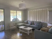 Busselton Bayside - Minutes from the Beach. Bring Your  Doggie - 2つ星