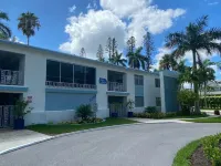 1 Block to Beach, heart of Old Naples, renovated fall ’23, Perfect Location