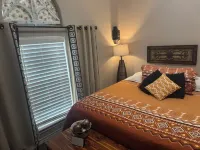 Maxwell 2Bdrmbath Suite-Outdoor Kitchen-Private Lighted Pier on Baffin Bay Отели в г. Клеберг