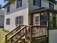 Very comfortable house in the heart of Big Bay, with everything you need. Hotels in Powell