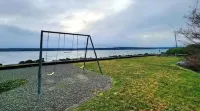 Beachfront home in Port Ludlow w/ game room
