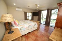 Relaxing Caney Creek views or just minutes from the beach!
