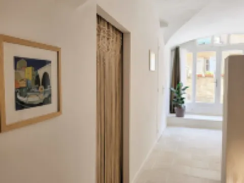 Studio Spacieux de Caractère