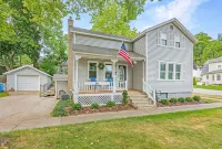 5-Star Reviews, Remodeled & Centrally Located! One Of The Best Properties In GH! - 4-Star