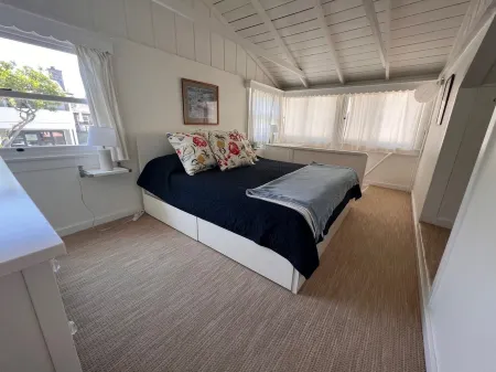 1920 Balboa Island Cottage Отели рядом с достопримечательностью «Newport Beach Pier»