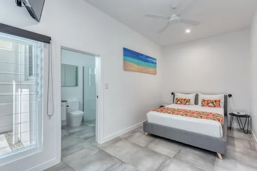 Tropical Private Oasis with heated pool just a short walk away from 4 mile beach