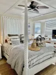 Island Paradise: Steps to Private Gulf Beaches, Pools, Hot Tub & Golf Cart ALL