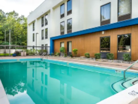 Hampton Inn Waldorf Hotels in Charles County