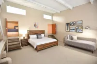 Luxury Lakeview Luxury Condo