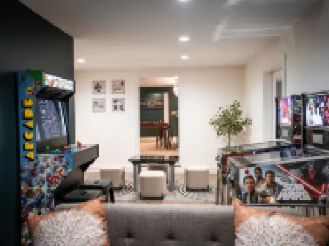 7BR Designer Home in Massanutten Hotels in McGaheysville